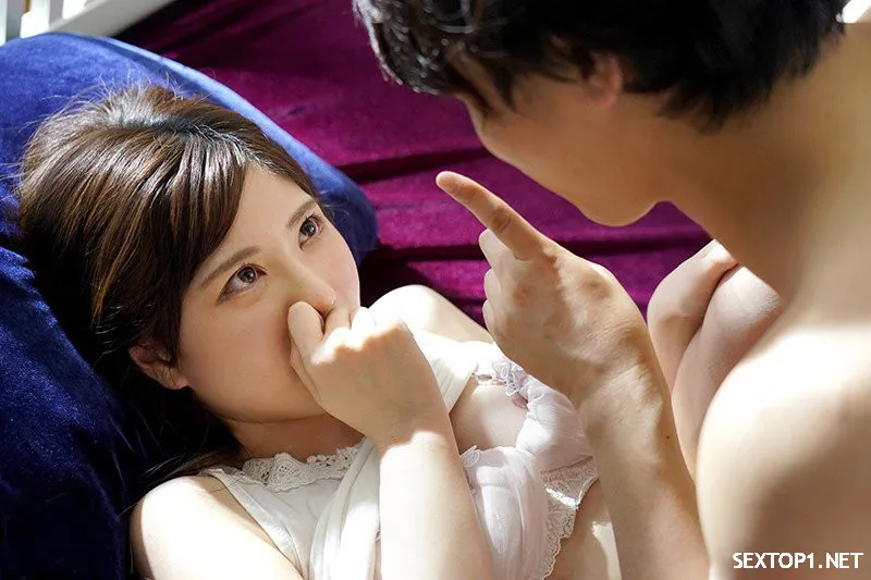 Dẫn bạn về nhà, bị bạn làm tình luôn cô vợ của mình